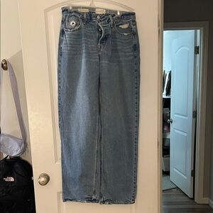 Universal Thread Light Blue Straight Leg Jeans